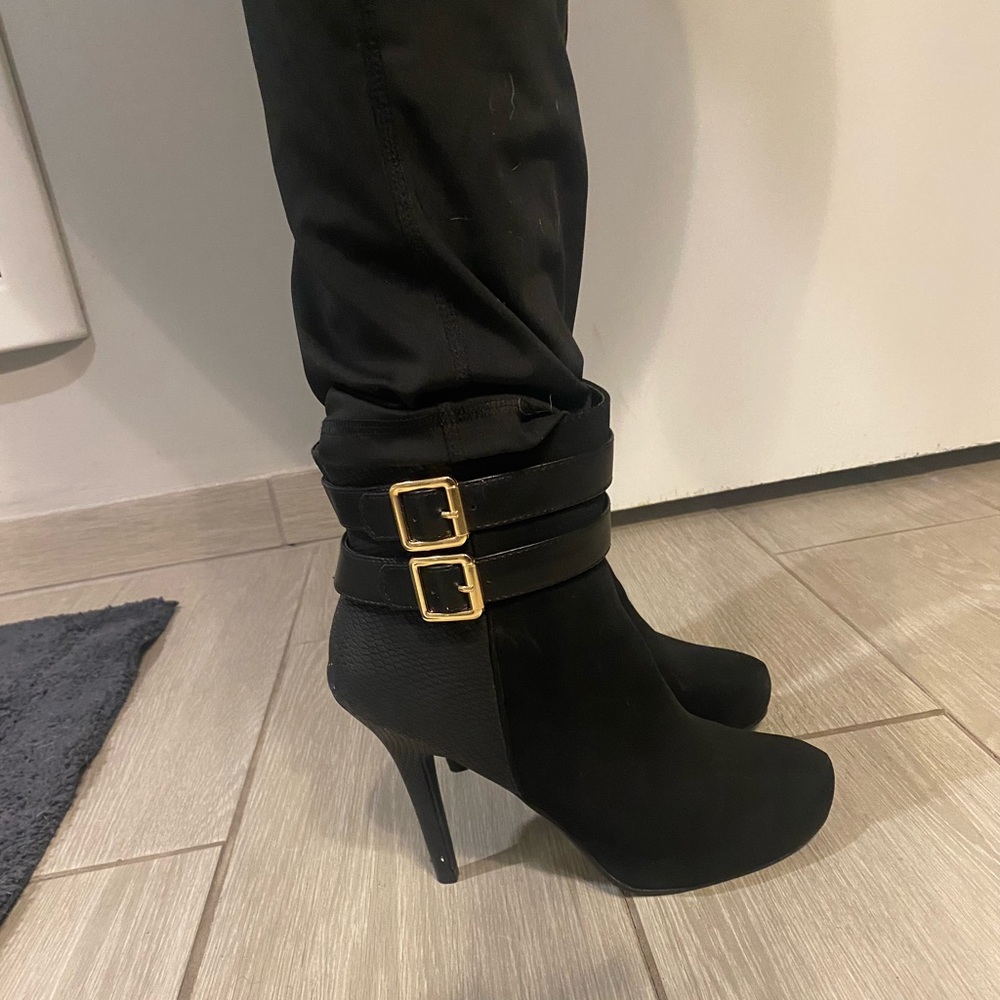 Black Booties/Heels - Picture 9 of 10